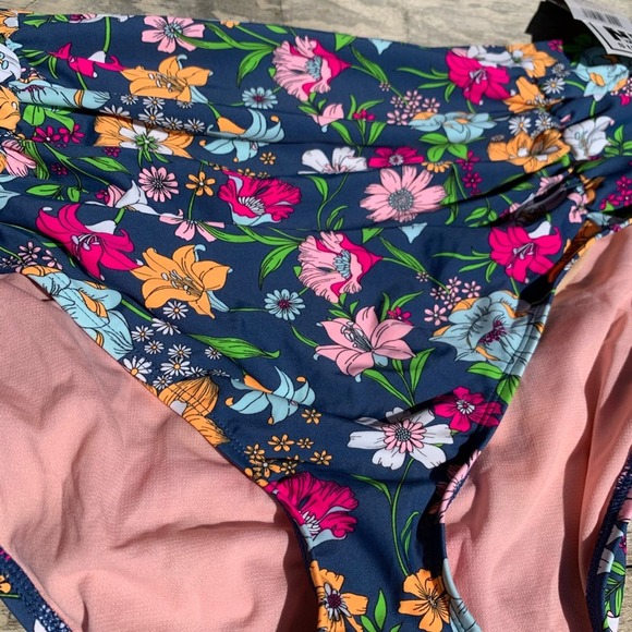 California Floral bikini bottom size 3X - Picture 2 of 4